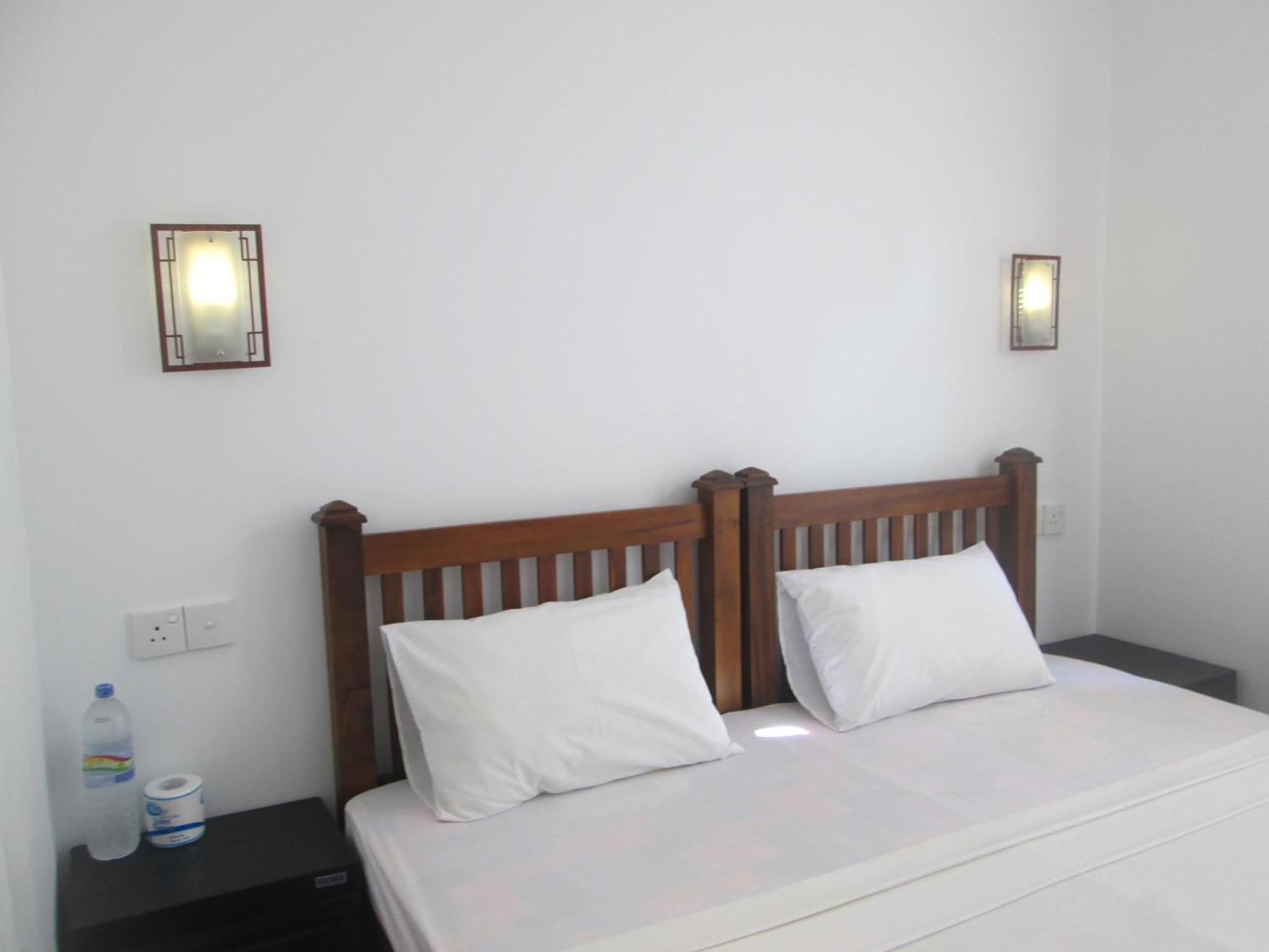 Bay Reach Home Stay Weligama Exterior photo